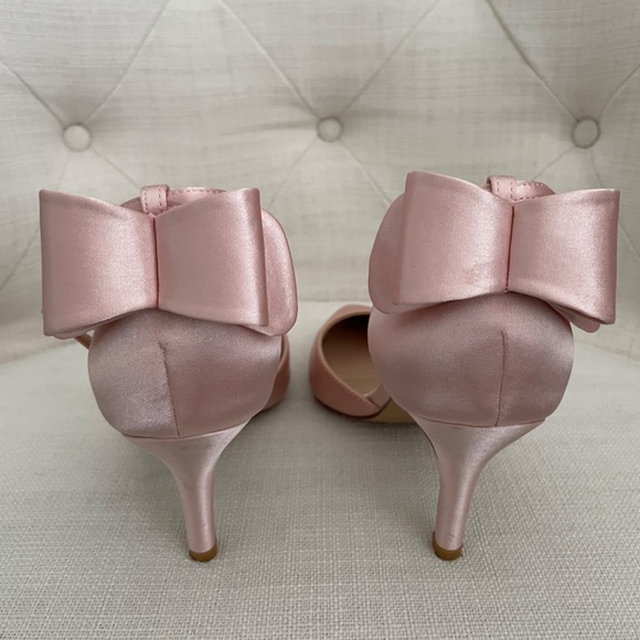 Mother of the bride dress with matching shoes - Picture 10 of 15